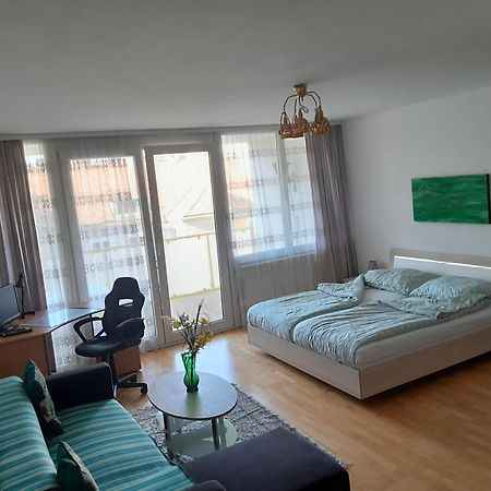 Serviced Apartment With Sunny Balcony Wenen Buitenkant foto