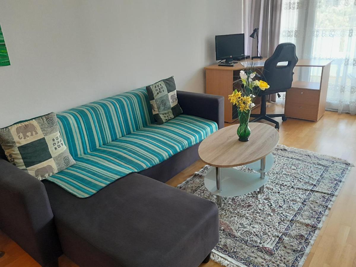 Serviced Apartment With Sunny Balcony Wenen Buitenkant foto